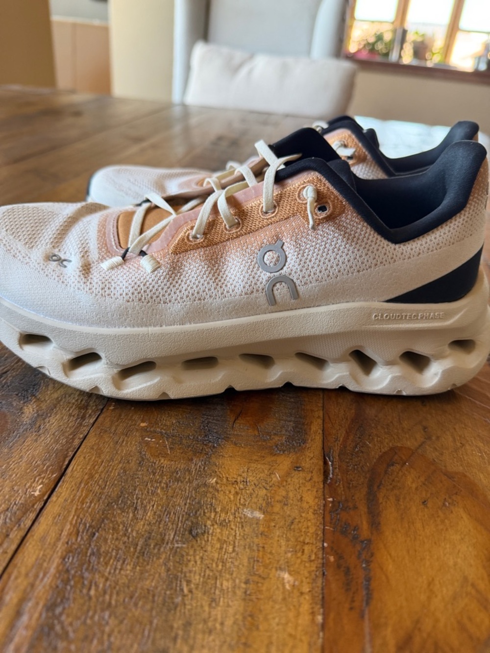 On Running Lightweight Women's Sneakers in White Sandy-gold and black as 8.5